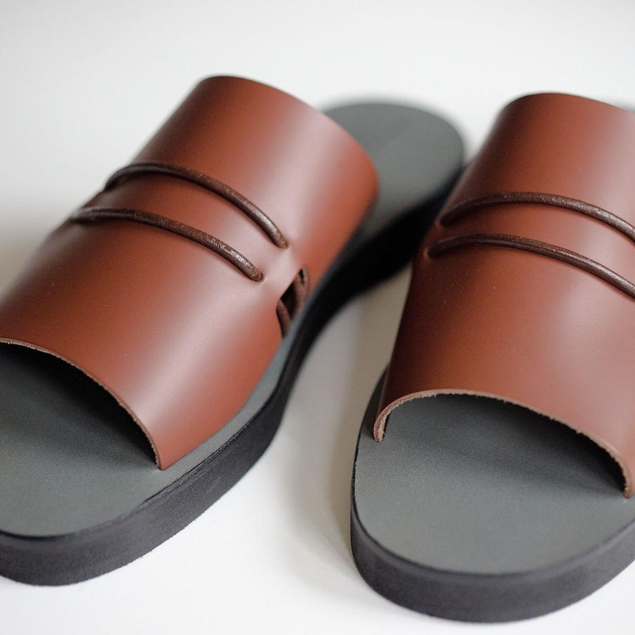 BUILT;IN sandal