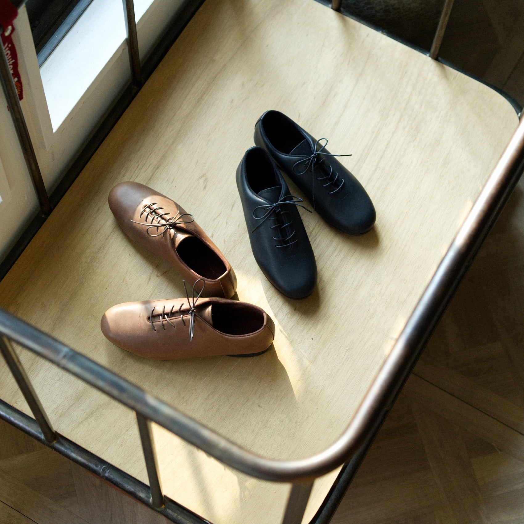 新品未使用⭐︎Argue squareToe Flat Shoes(BAIGE) square flat shoes | LE MORE