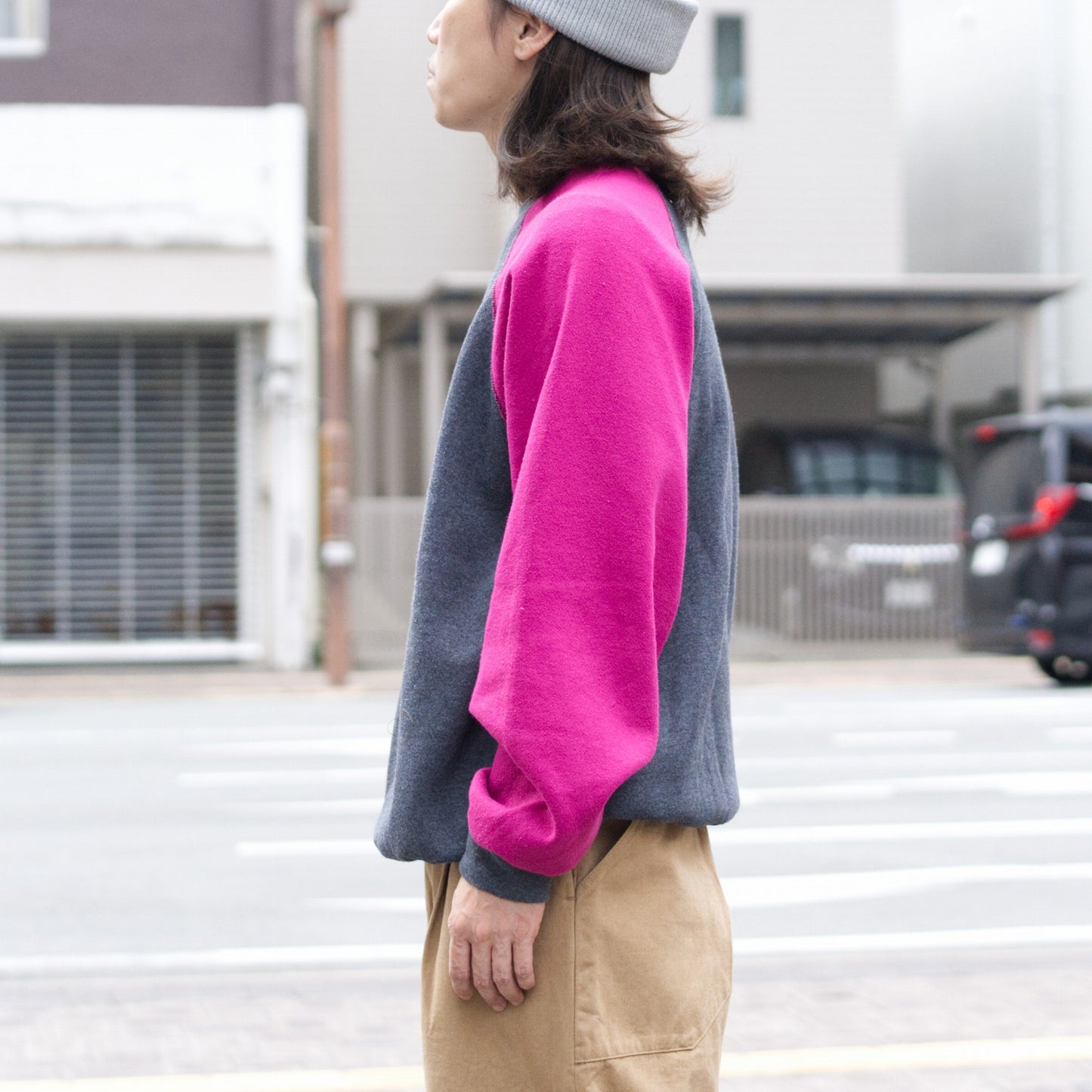 Two color Raglan sleeve sweat shirts