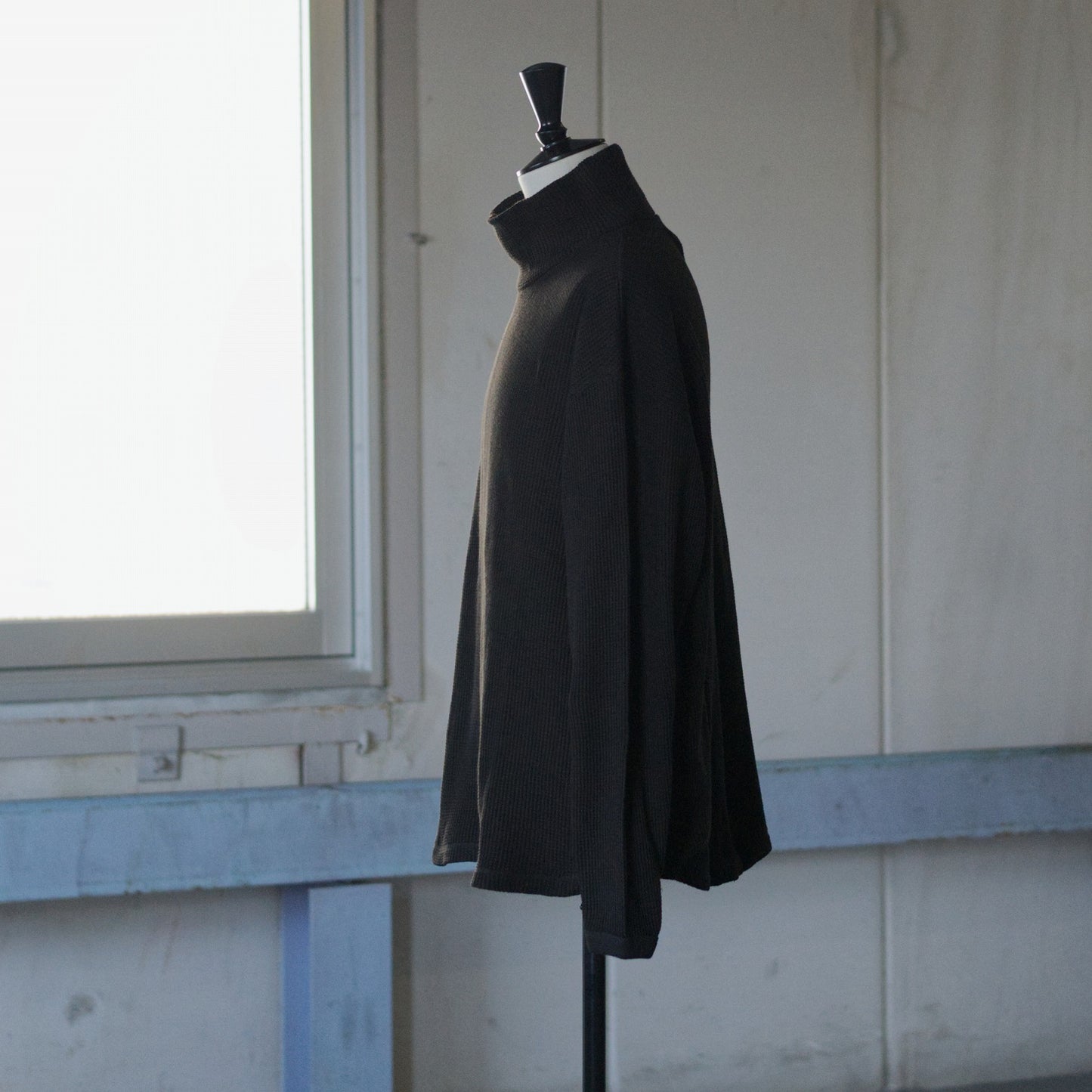 HIGH NECK PULLOVER - KAKISHIBU