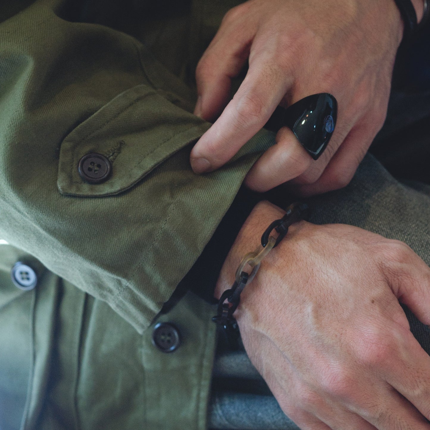 Black horn with black shell ring