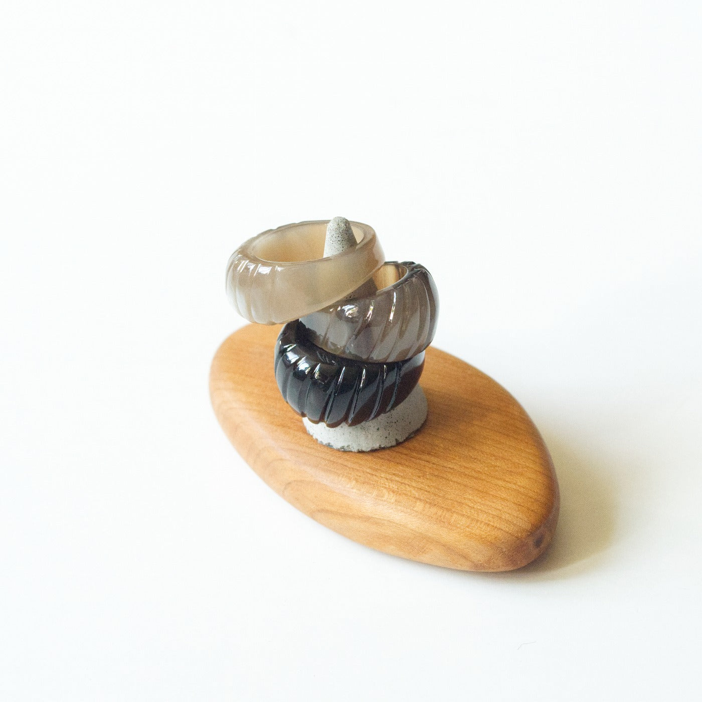 Wavie carved ring