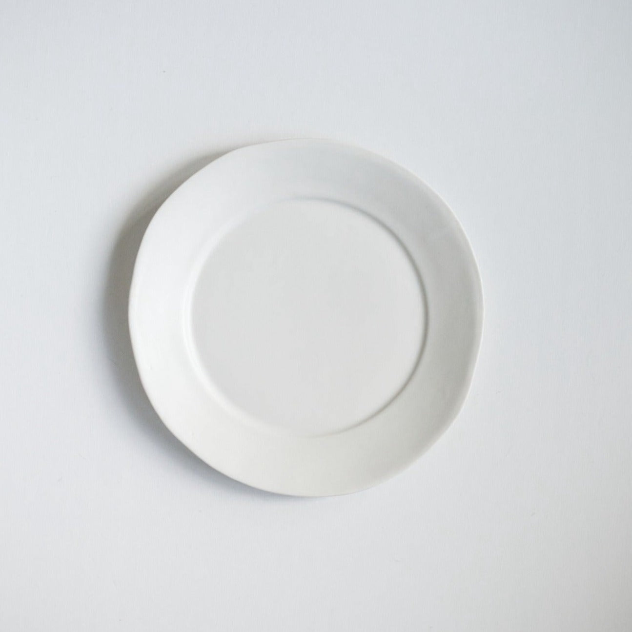 馬場勝文　白磁　マット　リム皿深　8寸皿　作家　　ホワイト　皿　器　陶器人気
