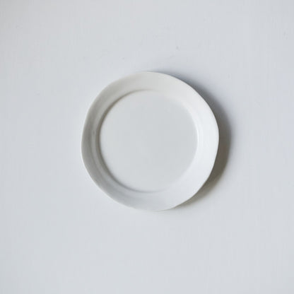 白磁マットリム5.5寸皿