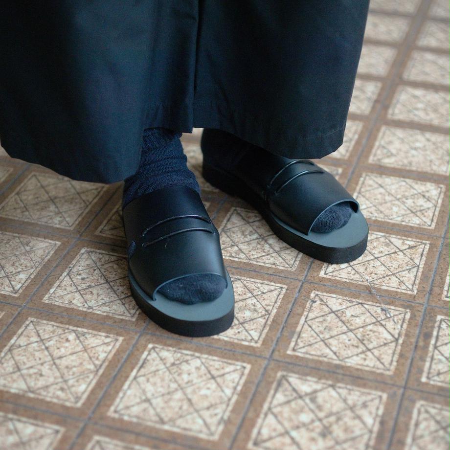 BUILT;IN sandal