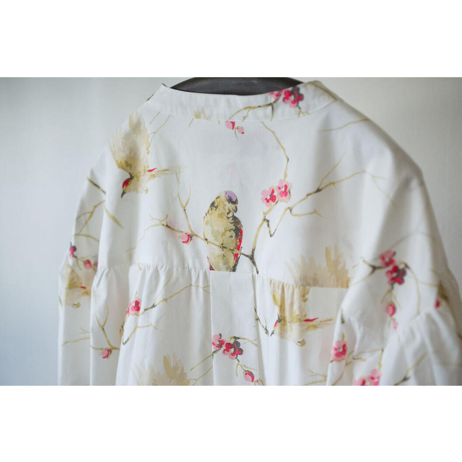 Classic volume blouse