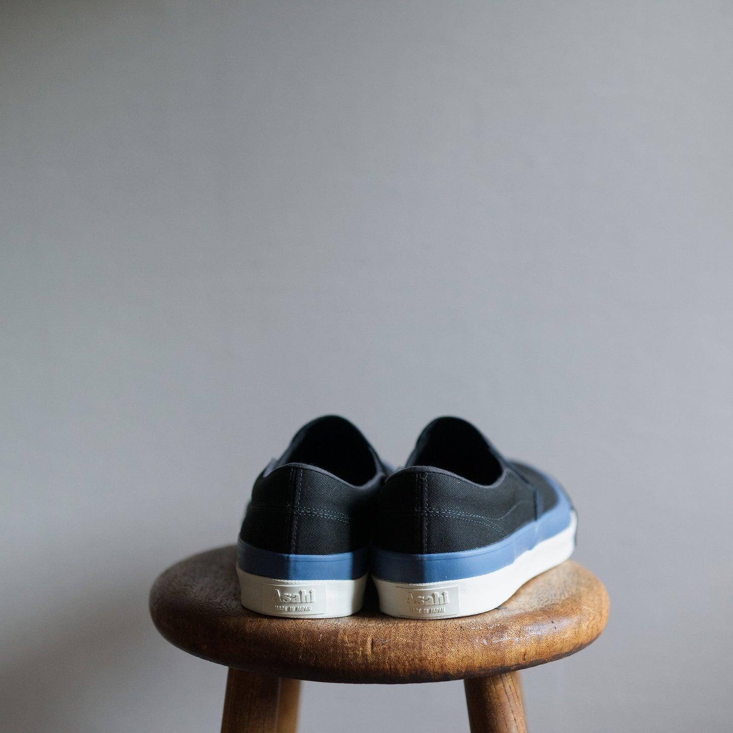 DECK SLIP ON BLACK × BLUE