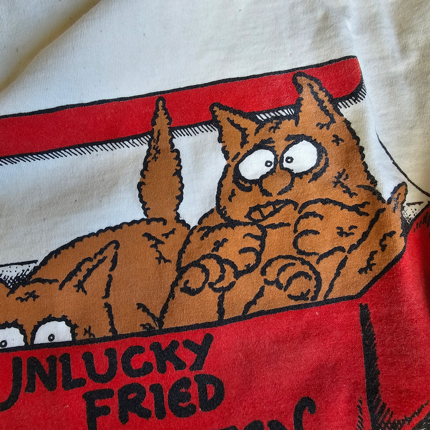 Cat looks like fried chiken T-shirts