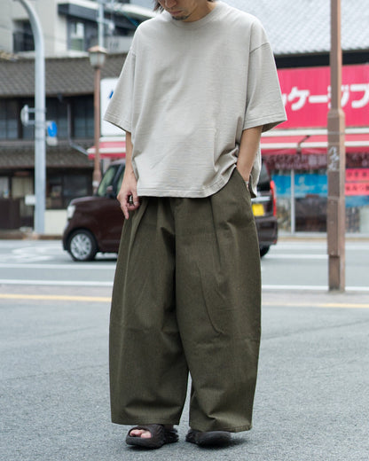 Army Cross One Tuck Flared Pants