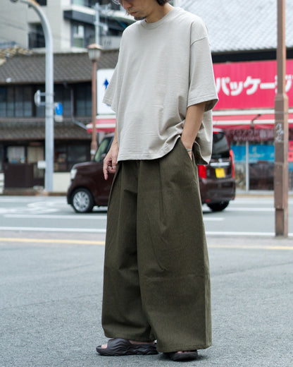 Army Cross One Tuck Flared Pants