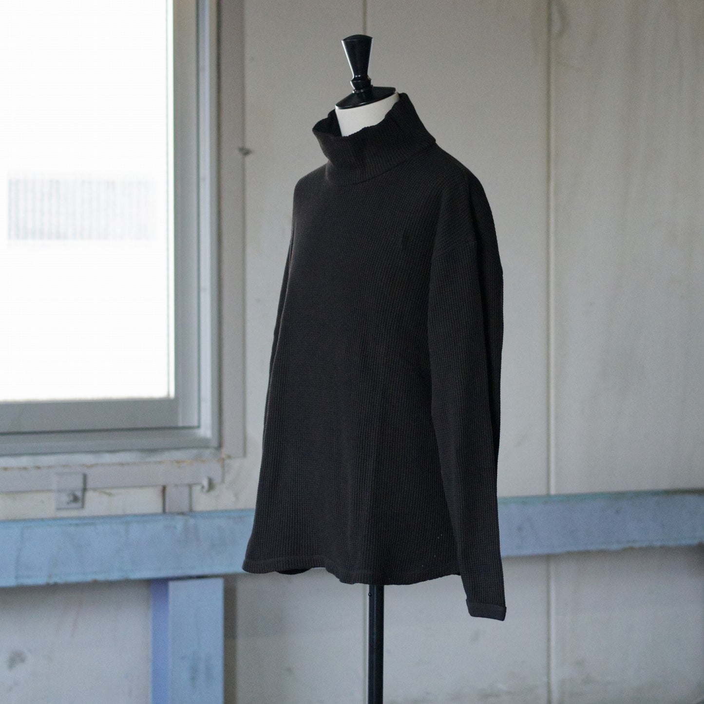 HIGH NECK PULLOVER - KAKISHIBU