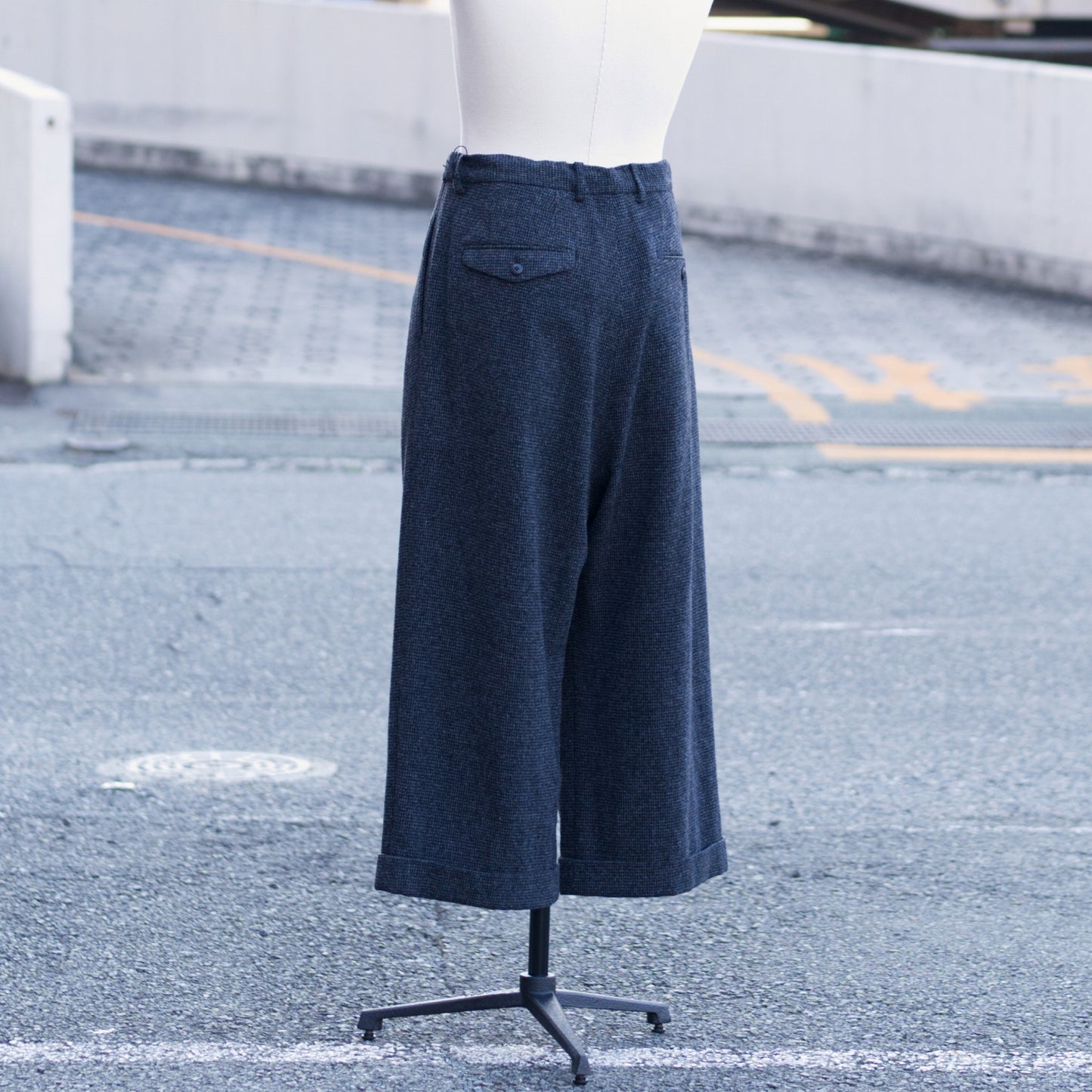 Double Pleated Cropped Trousers