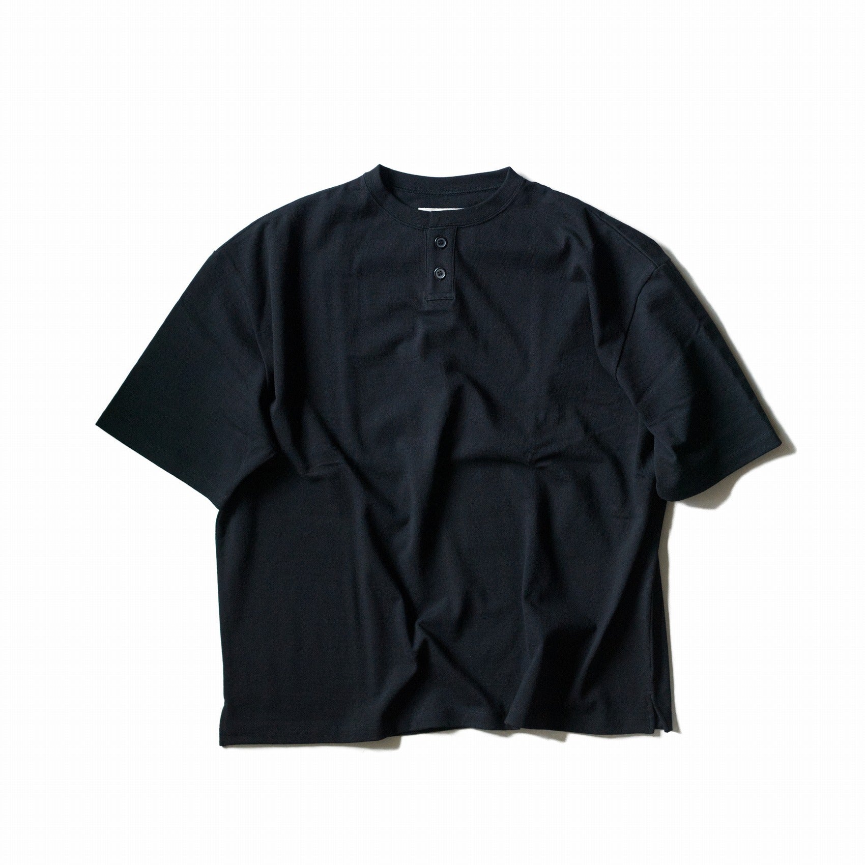 YOKO SAKAMOTO/ヨーコサカモト HENLEY NECK T-SHIRT-ajouter アジュテ