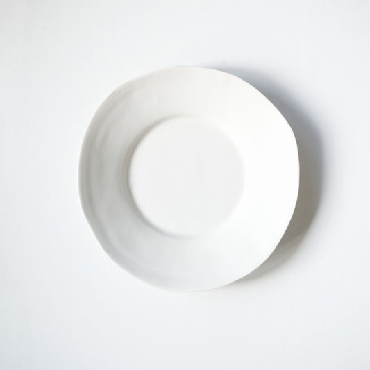 White porcelain matte rim wide 8 inch plate