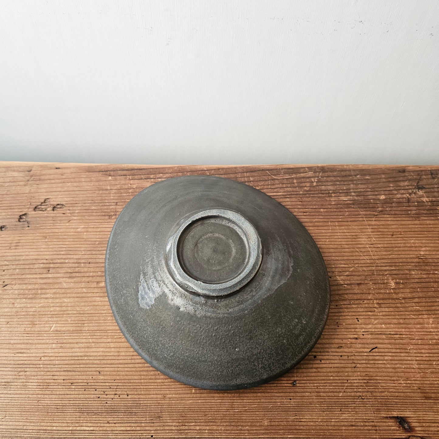 たわみ7寸鉢-黒釉