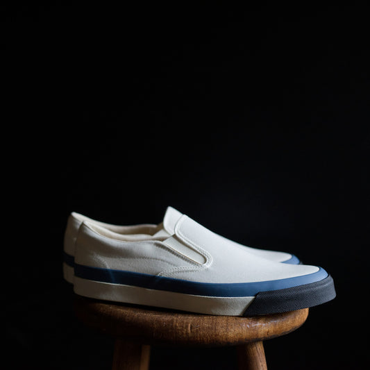 DECK SLIP ON WHITE × BLUE